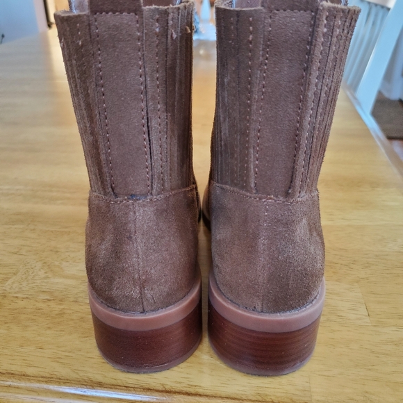 Dolce Vita suede ankle booties - Picture 6 of 16